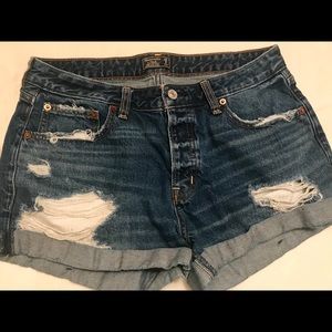 Abercrombie & Fitch Low Rise Boyfriend Shorts